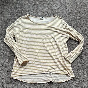 Betsey’s Boutique Shop Striped Cream and Yellow Women's Medium Top NWOT